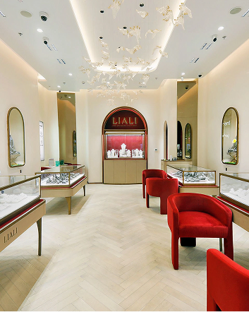 Liali boutique storefront showcasing contemporary diamond jewellery
